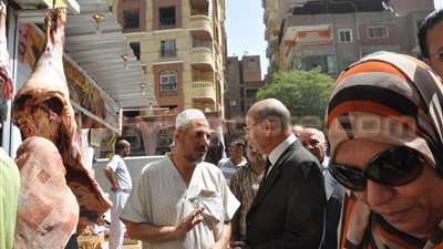بالصور.. محافظ الجيزة يتفقد شوادر بيع اللحوم بالوراق وبولاق الدكرور