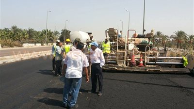 بالصور.. البدء في خطة تجميل مدينة إدكو بالبحيرة