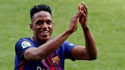 إيفرتون ينهي الاتفاق لضم مينا من برشلونة