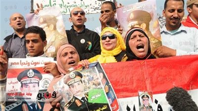 وقفة لمؤيدى السيسى بميدان التحرير