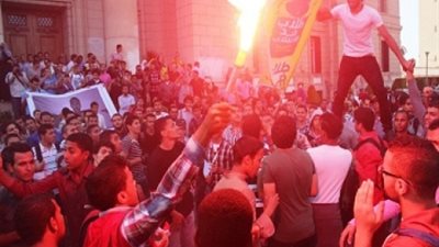 الألعاب النارية والشماريخ تشعل جامعة الأزهر