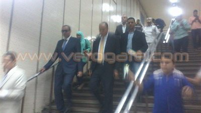 بالفيديو.. مدير شرطة النقل يتفقد محطة مترو السادات