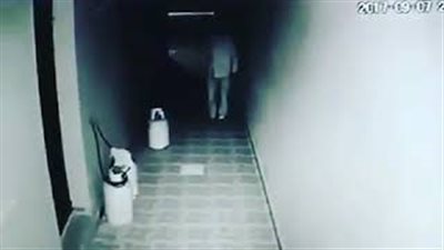 بالفيديو.. لحظة سرقة لص منزل مواطن بالسعودية