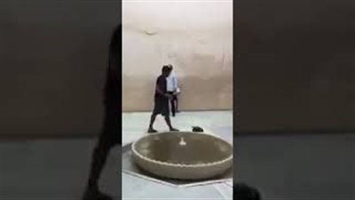 بالفيديو.. لحظة رفع سائح أمريكي الأذان في قصر الحمراء بإسبانيا