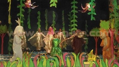 مسرح عرائس واسكتشات بأسوان احتفالًا بعيد الأضحى