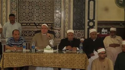 وكيل أوقاف الإسماعيلية يجتمع بمديري الإدارات ورؤساء المناطق