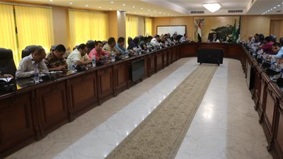 قروض ميسرة لدعم تربية الدواجن والماشية بالفيوم