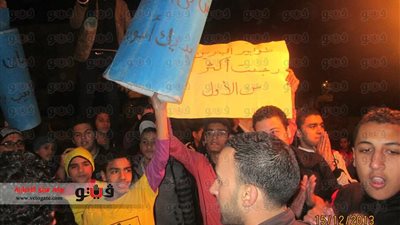 بالصور.. تظاهرة بالأسطوانات الكرتونية لأنصار المعزول بالمنوفية