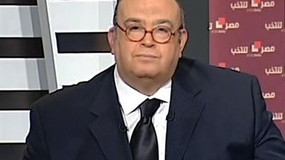 عماد أديب يناقش 