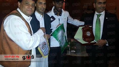 بالصور.. الرجاء المصري يسلم نظيره المغربي درع التفوق الرياضي