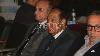 بالفيديو والصور.. المشير طنطاوي وشوبير في عزاء أرملة محمد رشدي