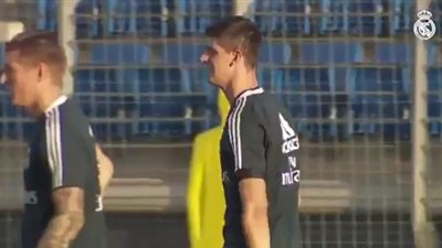 المران الأول لـ«كورتوا» مع ريـال مدريد (فيديو)