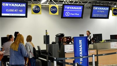 رحلات عشرات الآلاف من المسافرين مهددة بسبب إضراب «ريان إير» التاريخي