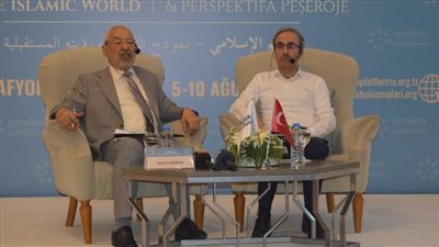 الغنوشي: ثورة تونس إسلامية