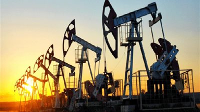 توترات أمريكا والصين تخفض أسعار النفط