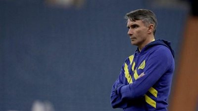 «كارتيرون» يجتمع بـ«عاشور وفتحي والشناوي» بمران الأهلي اليوم