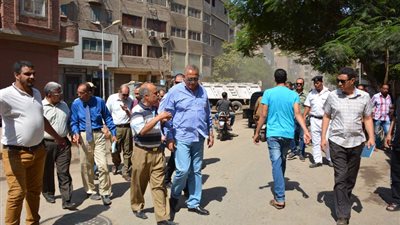 محافظ الجيزة يقود حملة لنظافة شارع الأقصر بإمبابة