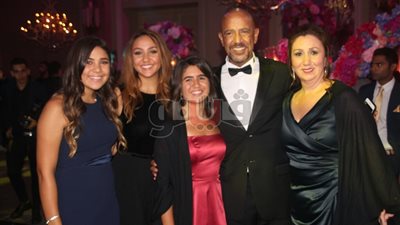 أول ظهور لأسرة أشرف عبد الباقي أمام الكاميرات في زفاف حمدي الميرغني