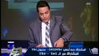 بالفيديو.. الغيطي لمنى البرنس: «عمرنا ما شفنا كليوباترا بتتصور بالبكيني»