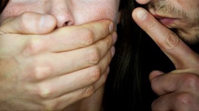 على طريقة فيلم «واحد من الناس».. سيدة تدفع ثمن شهادة زوجها في الفيوم