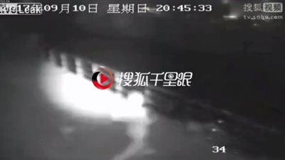 بالفيديو.. انتحار مراهق منعته والدته من استخدام هاتفه المحمول