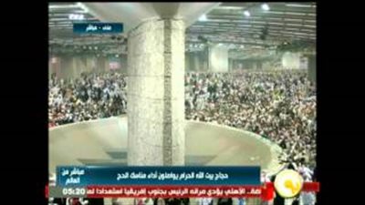 بالفيديو.. الحجاج يواصلون رمي الجمرات في أول أيام التشريق