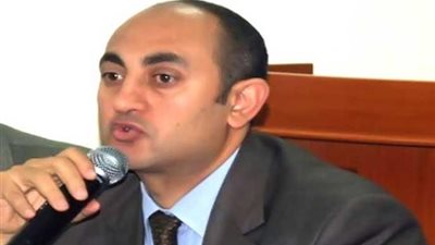 خالد علي يغادر إلى تونس.. وإسراء عبد الفتاح تتوجه إلى لندن