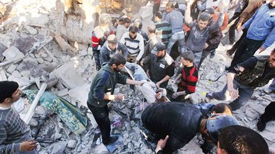 «البرد والقصف إيد واحدة ضد السوريين».. مقتل 21 مدنيًا في قصف على «الضمير».. وفاة 3 أطفال بردًا و2 بالمدفعية بحماة.. «أحرار الشام» تحاول اغتيال قائد كتائب وألوية شهداء سور