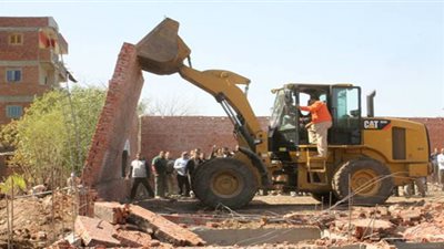 مباحث الأموال العامة تتمكن من ضبط 5 قضايا تعد على أراضي الدولة.. التحقيقات تكشف تورط 20 مسئولا بأحياء القاهرة والقليوبية في تسهيل الإجراءات مقابل رشاوى مالية..الإدارة تعيد أراضي بـ