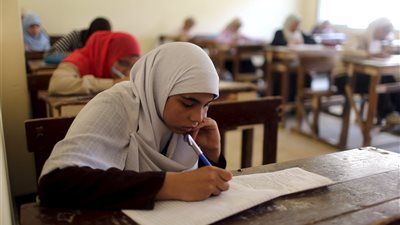 بدء امتحان اللغة العربية لطلاب الدور الثاني بالثانوية العامة