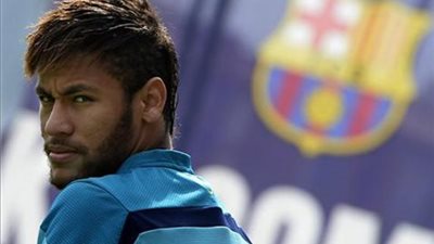 تجميد 47.6 مليون دولار من أصول النجم البرازيلي «نيمار» لتهربه الضريبي