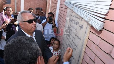 بالصور.. افتتاح مدرسة للتعليم الأساسي ومحطة صرف صحي بالشرقية