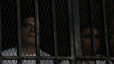 ممثل النيابة للمحكمة: «محافظ المنوفية السابق ظمآن للمال الحرام»