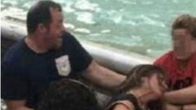 «خناقة» بين سائحتين على مكان صورة سيلفي (فيديو)