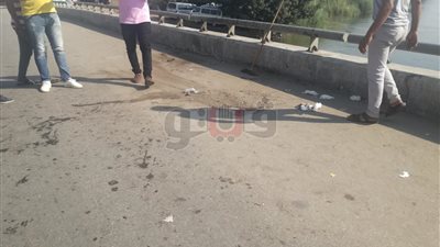 آثار دماء الإرهابي أعلى كوبري الخصوص بمسطرد (فيديو وصور)