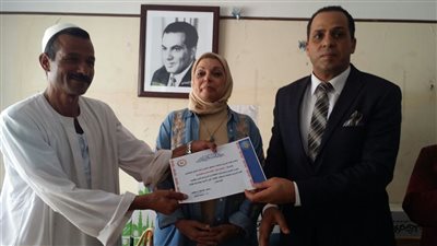 افتتاح المشروعات الصغيرة للناجحين بمحو الأمية بالبحيرة (صور)