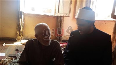 «الأزهر» يتابع الحالة الصحية لأستاذ تفسير ويوجه بتوفير حياة كريمة له
