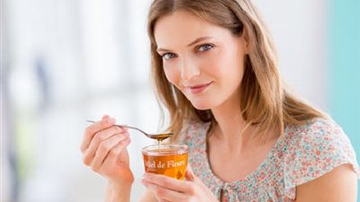 استمتعي بالفوائد الطبية لعسل النحل في تخفيف أعراض الحمل