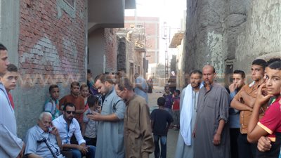 بالصور.. أهالي «تل مفتاح» بالشرقية ينتظرون جثمان شهيد العريش