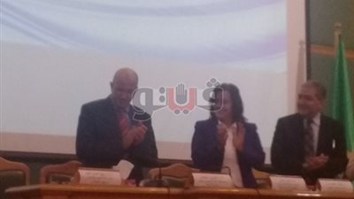 «بيطري القاهرة» تكرم نائب وزير الزراعة