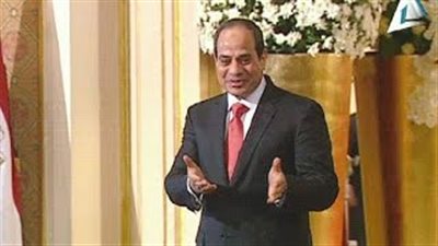 بالفيديو.. لحظة دخول الرئيس السيسي جامعة القاهرة