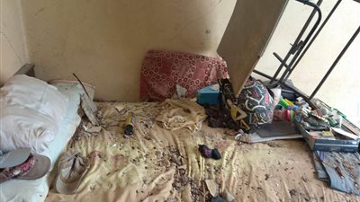 سكان عقار آيل للسقوط ببور سعيد للمسئولين: «انقذونا» (صور)