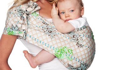 حمل طفلك باستمرار يجعله 