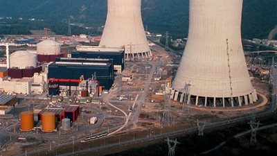 المفاعلات النووية والكوارث الطبيعية.. مسئولو طهران يؤكدون تأثر المنشآت النووية بالزلازل.. والمخاوف تتزايد من تكرار سيناريو 