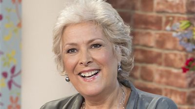 «ليندا بيلينجهام» تتوقف عن علاج السرطان بعد انتشاره في جسدها