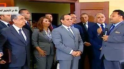 السيسي يتفقد غرفة تحكم قناطر أسيوط الجديدة