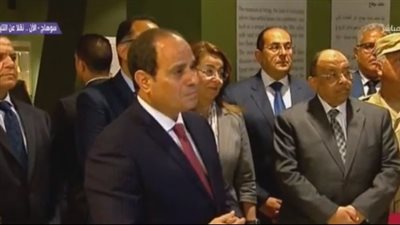 السيسي يفتتح متحف سوهاج القومي.. يتفقد قاعات العرض.. يستمع لشرح تفصيلي عن المقتنيات والقطع الأثرية.. المتحف يقع على ضفاف نهر النيل.. ويحتوي على مرسى للبواخر السياحية