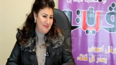 بالفيديو.. عبير فؤاد: ميركل الأسوأ حظا فى 2014