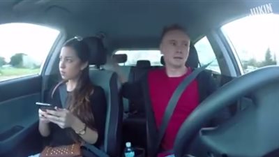 بالفيديو.. صدمة أشخاص لحظة تعرض هواتفهم الآي فون لكوارث