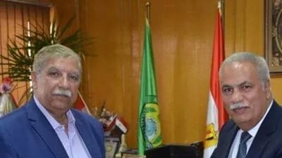 محافظ الإسماعيلية يناقش مشكلات العمال مع وكيل وزارة القوى العاملة